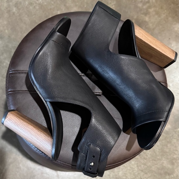 Vince Black Leather Sandals with Wooden Heel - Size 10 (EUR 40) - New in box - Picture 4 of 9